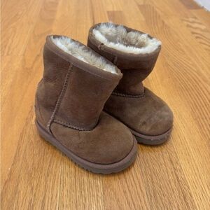 UGG Chestnut Fur-Lined Boots Toddler 7